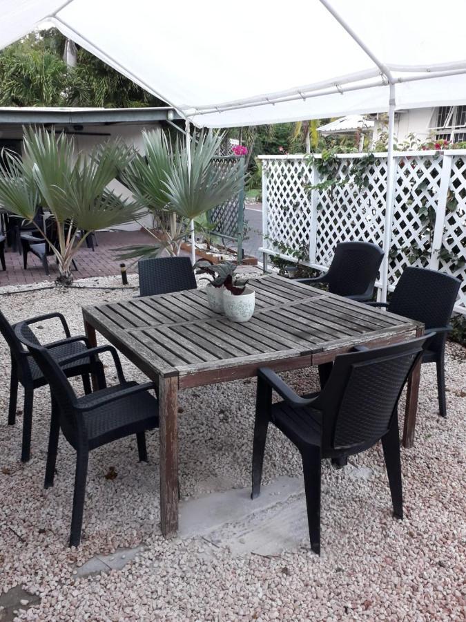 Palm Trees Apartments Вилемстад Екстериор снимка